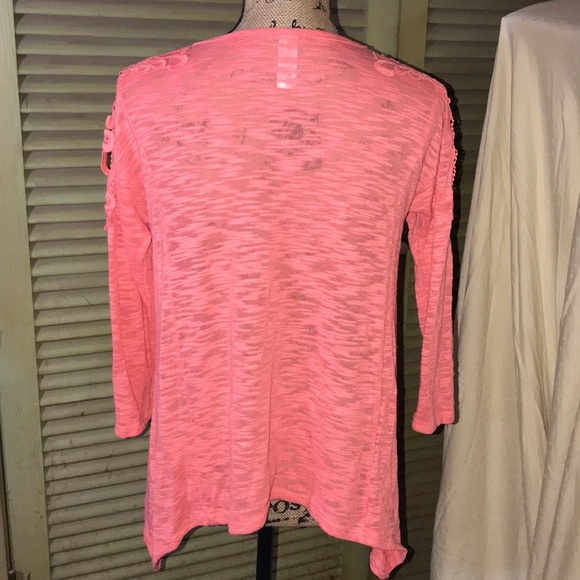Coral lightweight sweater with lace shoulder - Picture 3 of 7